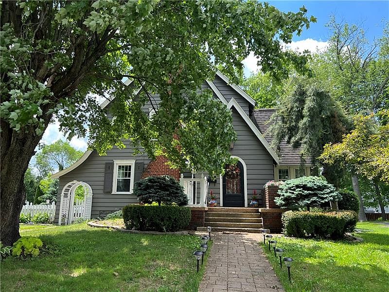 15 W Garfield Ave, New Castle, PA 16105 Zillow