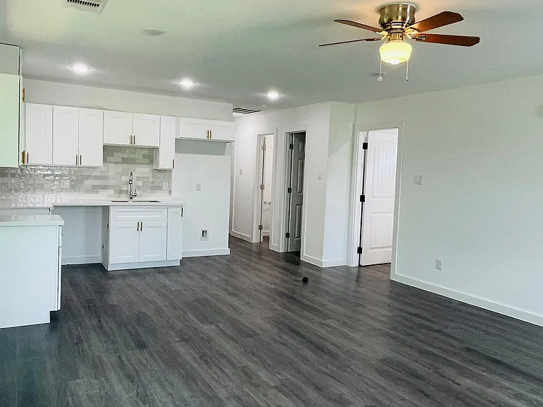 8416 Sandra St #B — Photo 7