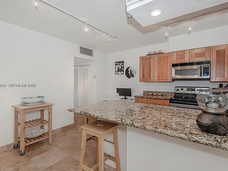 949 Pennsylvania Ave #307 — Photo 5