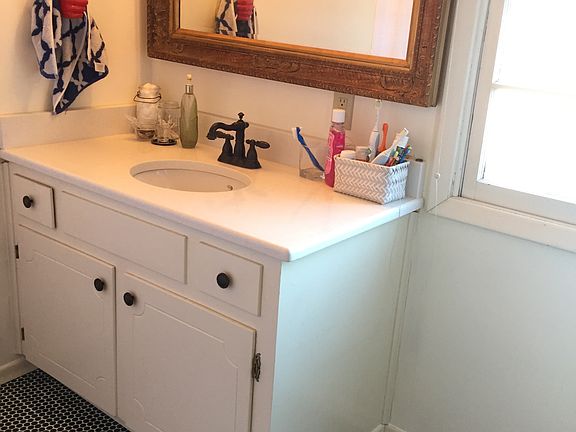 Upstairs bath 