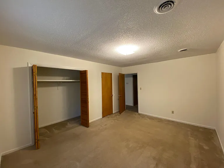 107 Carson Dr — Photo 5