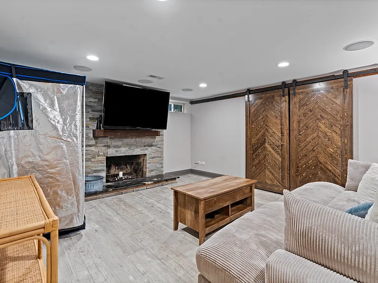 3234 N Newcastle Ave — Photo 35