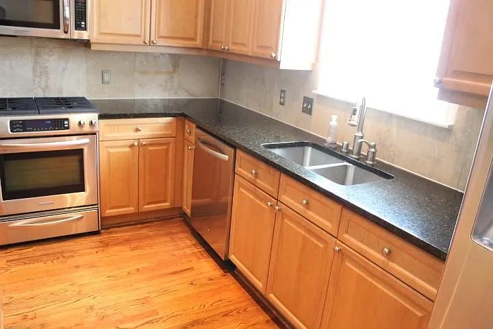 4230 Travis St #8 — Photo 12