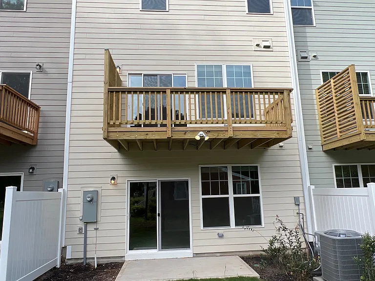 2704 Saltaire Ave — Photo 25