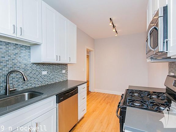 4th image of 2319 N Rockwell St #318
