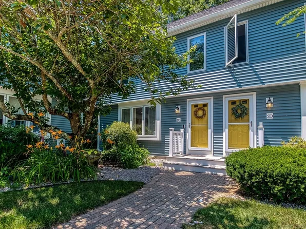 5 Village Way APT C, Norton, MA 02766