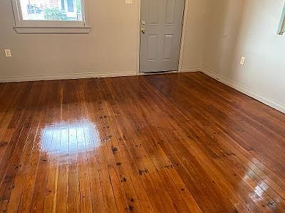 5th image of 5106 Burgundy St
