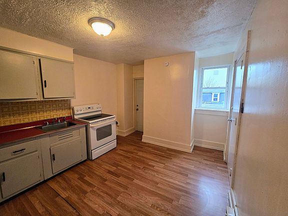 4th image of 1114 W Linden St