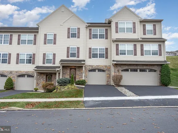 308 Weatherstone Dr, New Cumberland, PA 17070
