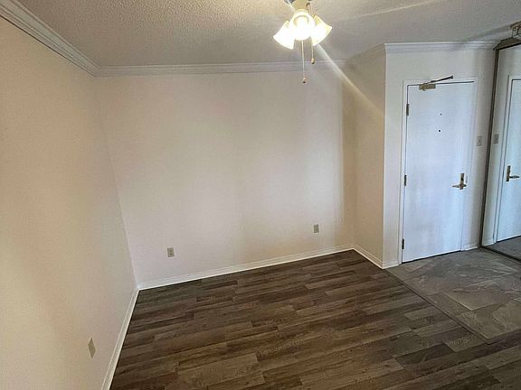 Dining room right off the entrance