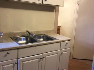 119 1/2 W White St, Barstow, CA 92311