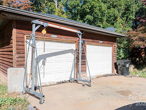3rd image of 1508 Cecelia Dr