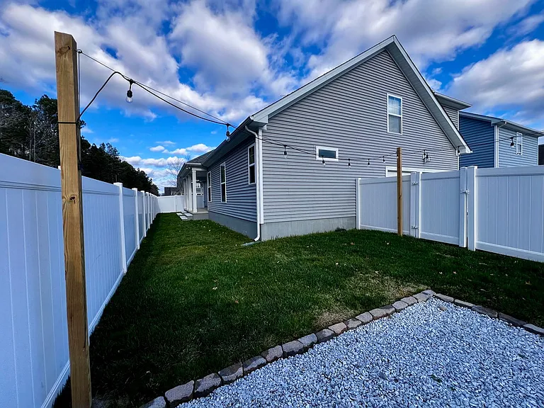 2228 Martlet Ln — Photo 33