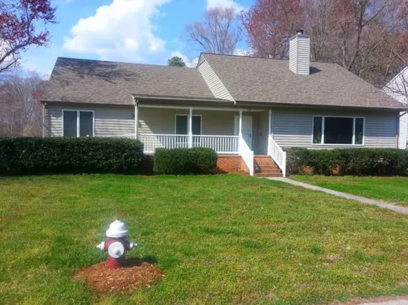 124 Liberty Dr, Yorktown, VA 23693