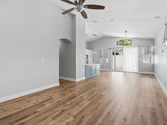 3rd image of 1434 Taupin Ct