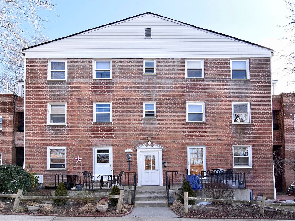 1st image of 15 Leewood Cir APT 5R