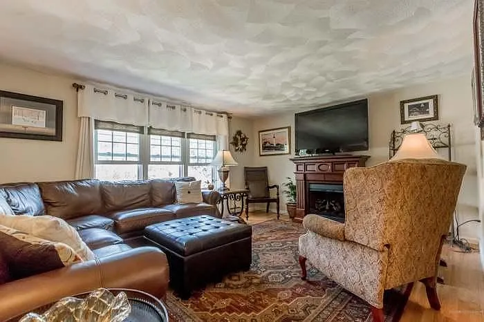 45 Racine Ave — Photo 8
