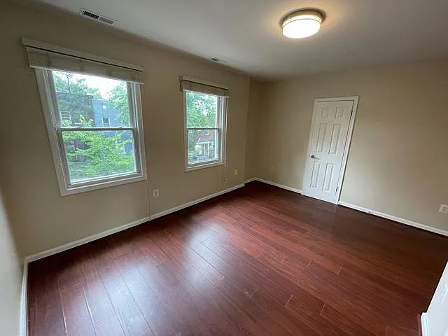 1234 Queen St NE #4 — Photo 14