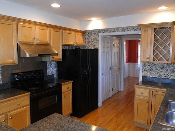 3rd image of 11537 Pinedale Dr
