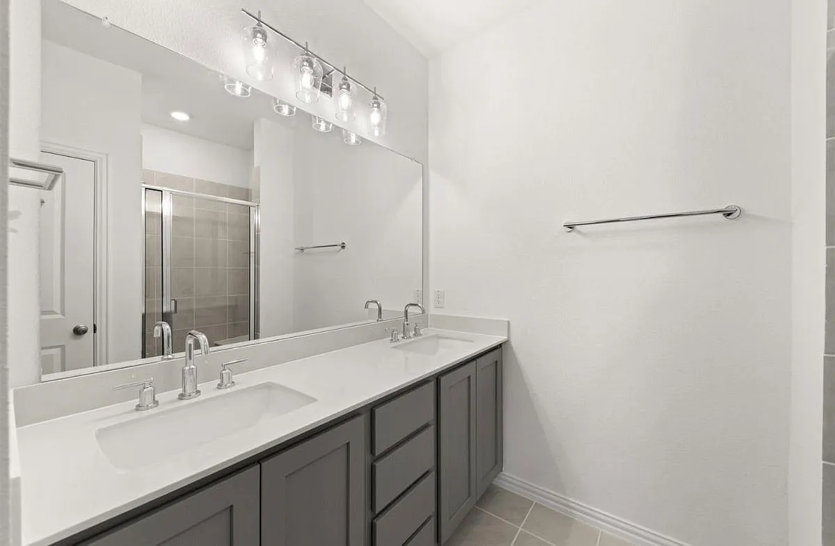 3 bed, 2.5 bath, 1647 sqft, $2,650 — Photo 4