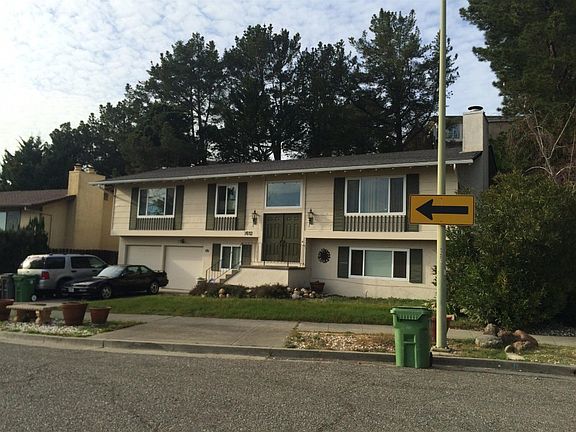 4th image of 7612 Surrey Ln
