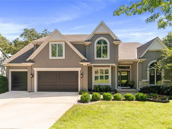 7637 Widmer Rd, Lenexa, KS 66216