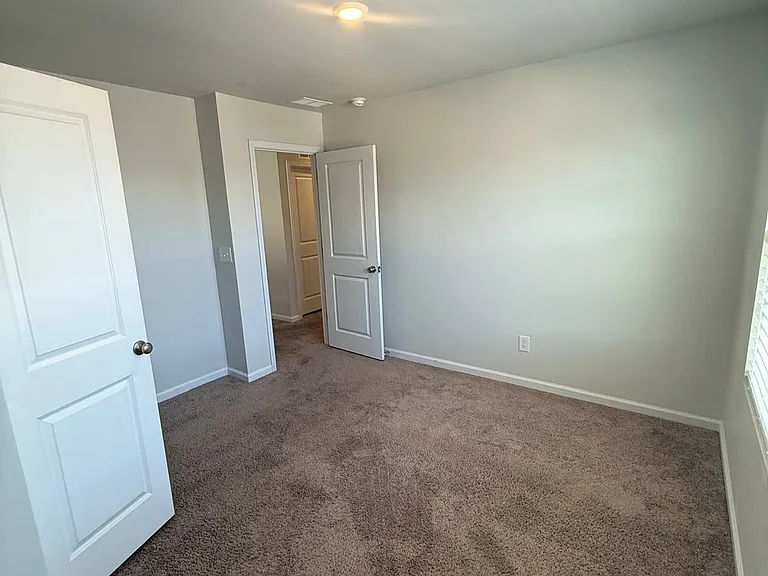 3909 Angel Hill Ln — Photo 30