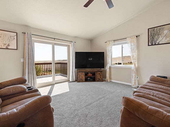 5th image of 476 Freude Ln