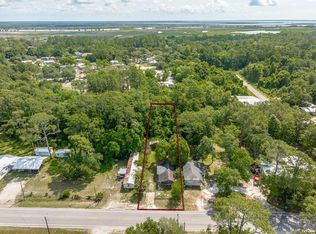 1093 Bluff Rd, Apalachicola, FL 32320