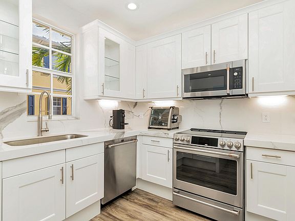 4th image of 344 N Bromeliad