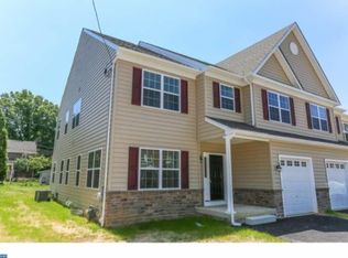 9 W Marthart Ave, Havertown, PA 19083