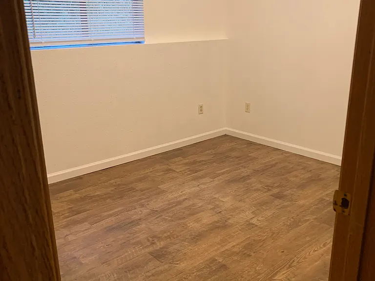 19 Village West Ct — Photo 2