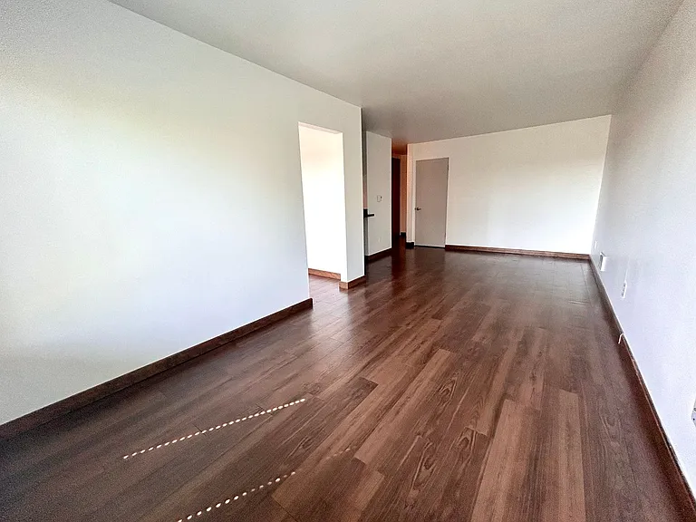 Bayview Apartments — Photo 100
