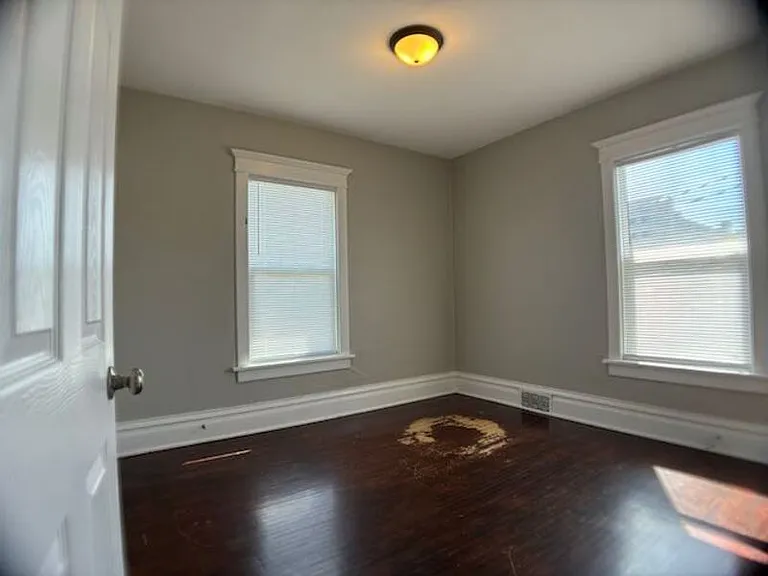 1010 N Elmwood Ave — Photo 13