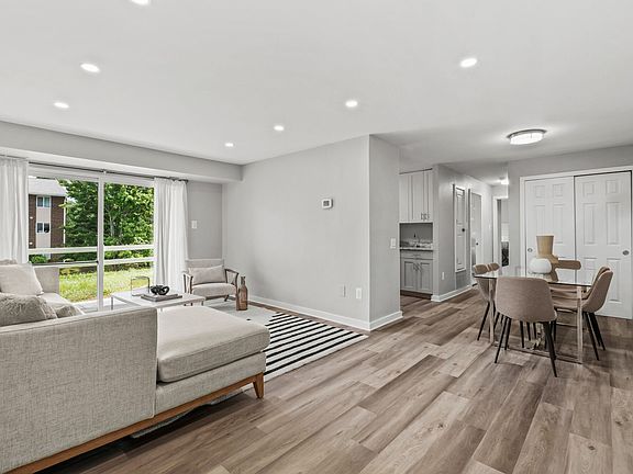 5th image of 3182 Normandy Woods Dr #W321616l