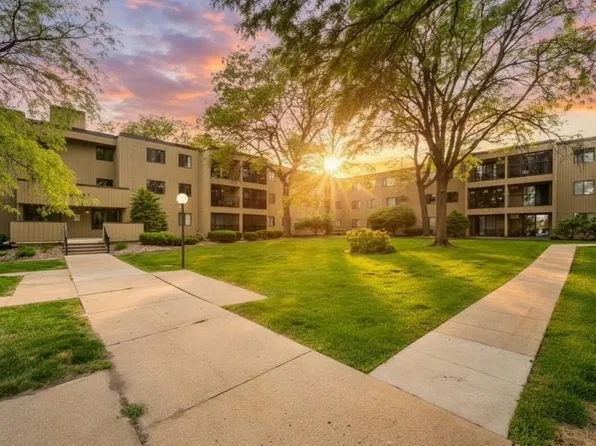4101 Parklawn Ave APT 201, Edina, MN 55435