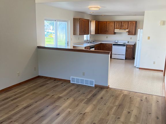 3rd image of 707-709 Columbus St