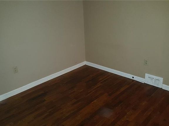 4th image of 113 Dearborn Pl