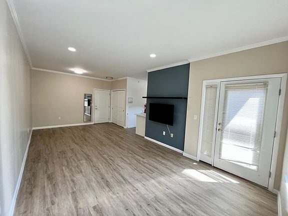 Living Room/ Dining Room Space