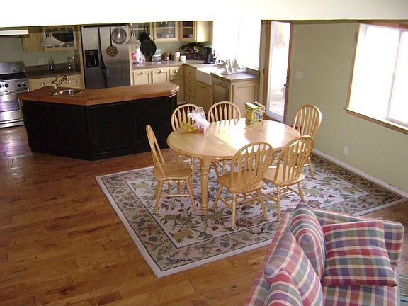 Open Floor plan to family room, dining area and kitchen