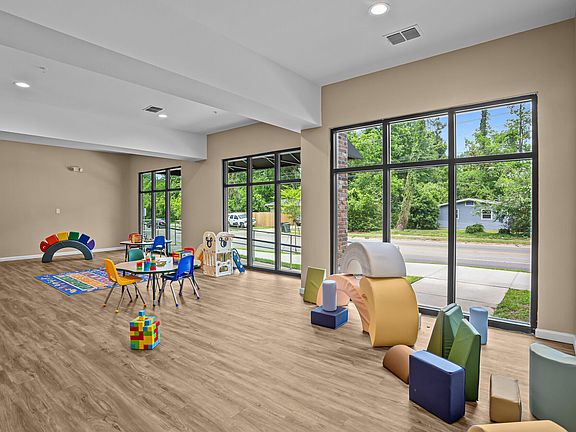 5th image of 2131 Jackson Bluff Rd #214