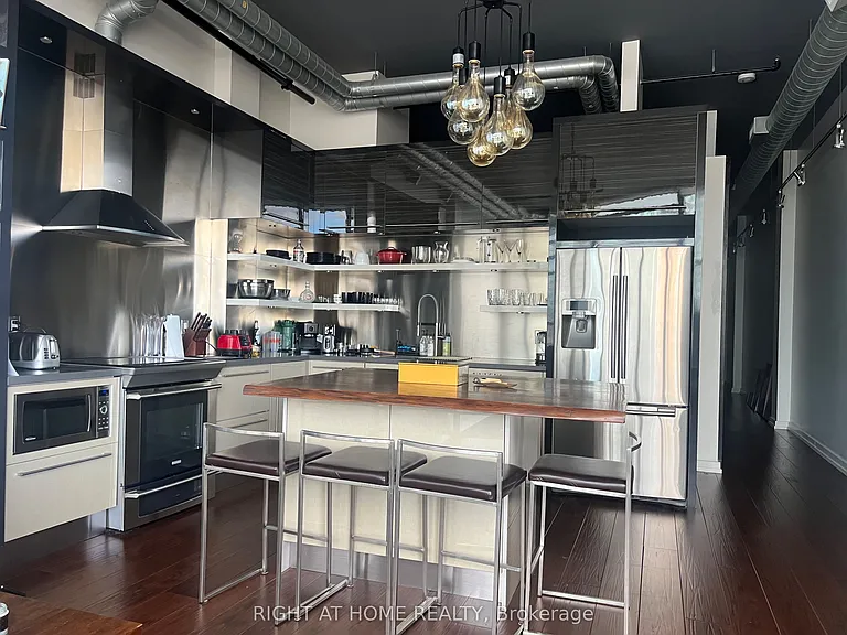 43 Hanna Ave #708 — Photo 6