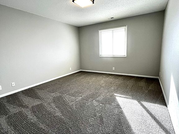 4th image of 515 W Saunders Ave #19