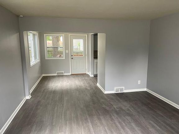 5th image of 925 Davis Ave #905