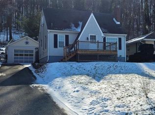 805 Jefferson St, Newell, WV 26050