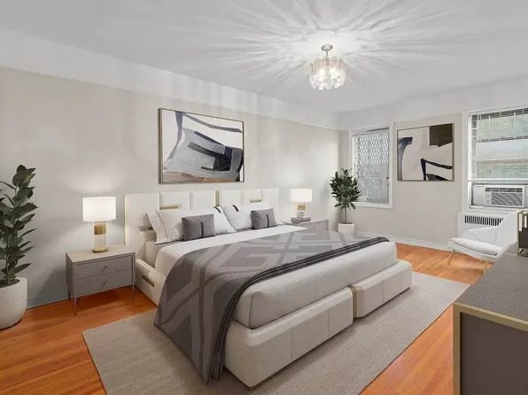 300 Ocean Parkway image 9 of 16