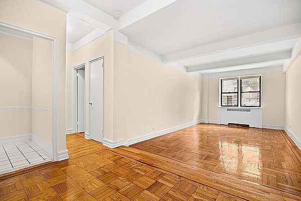 1st image of 110 Bennett Ave APT Mc