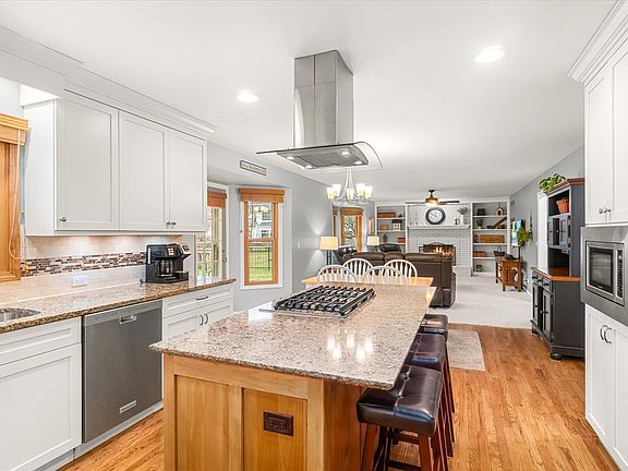 4th image of 1211 Conan Doyle Rd