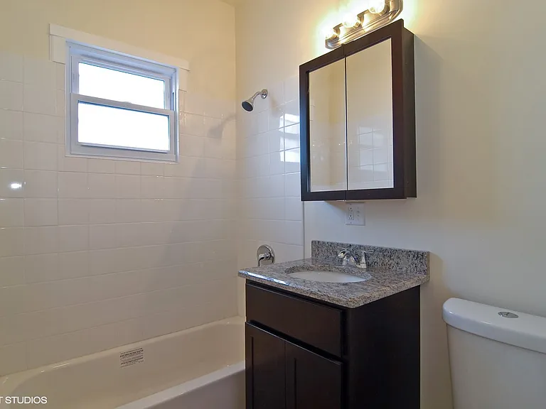 2616 W Cortland St #3 — Photo 5