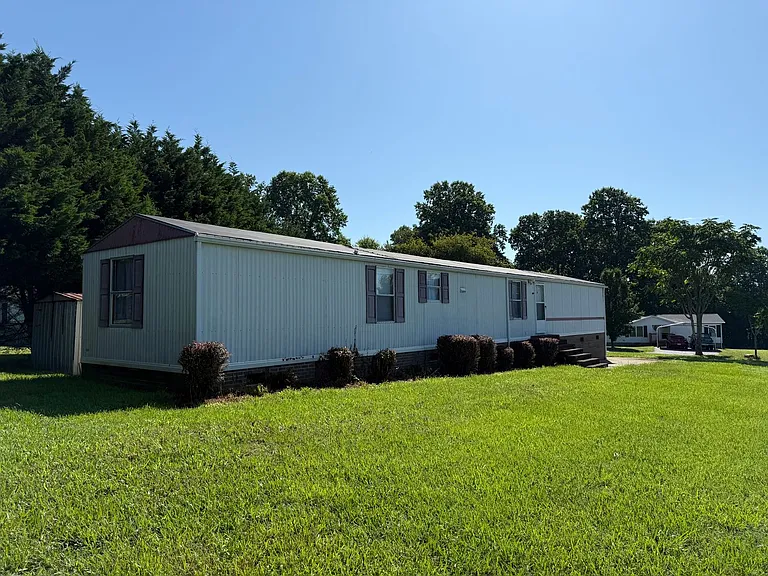 2471 Albany Dr — Photo 4